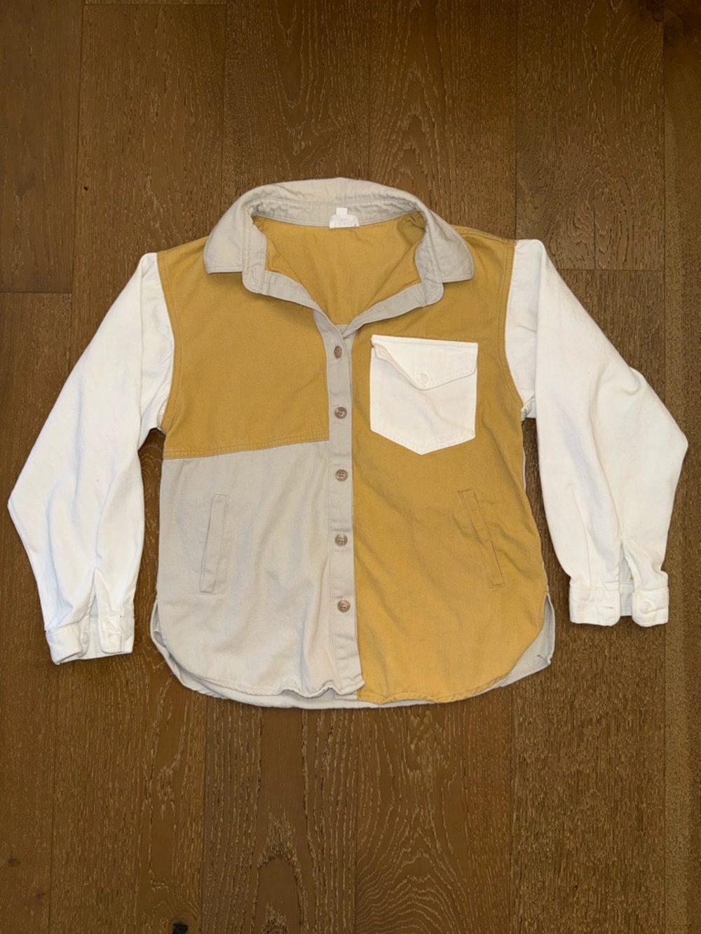 Le Lis Colorblock Button-Front Shirt Jacket in Mustard, Cream & Tan